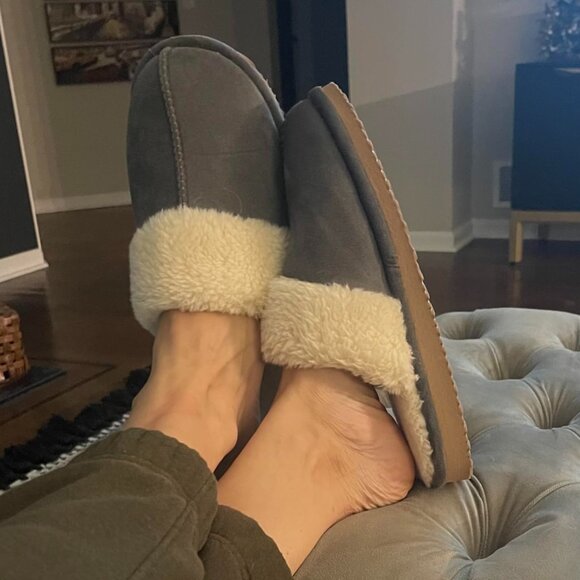 Women's Grey Warm Comfy Memory Foam Slippers Closed-toe Indoor House Shoes - Picture 1 of 8